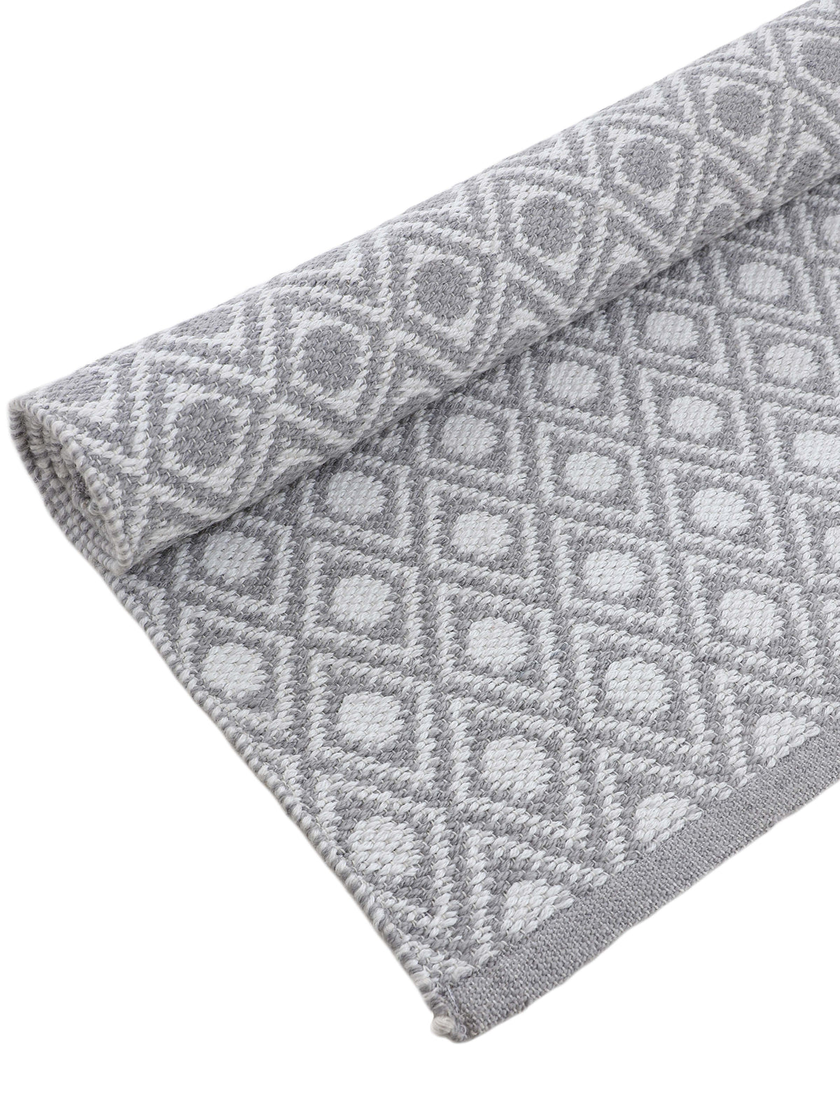 In- & Outdoor Teppich aus recyceltem Material Creme