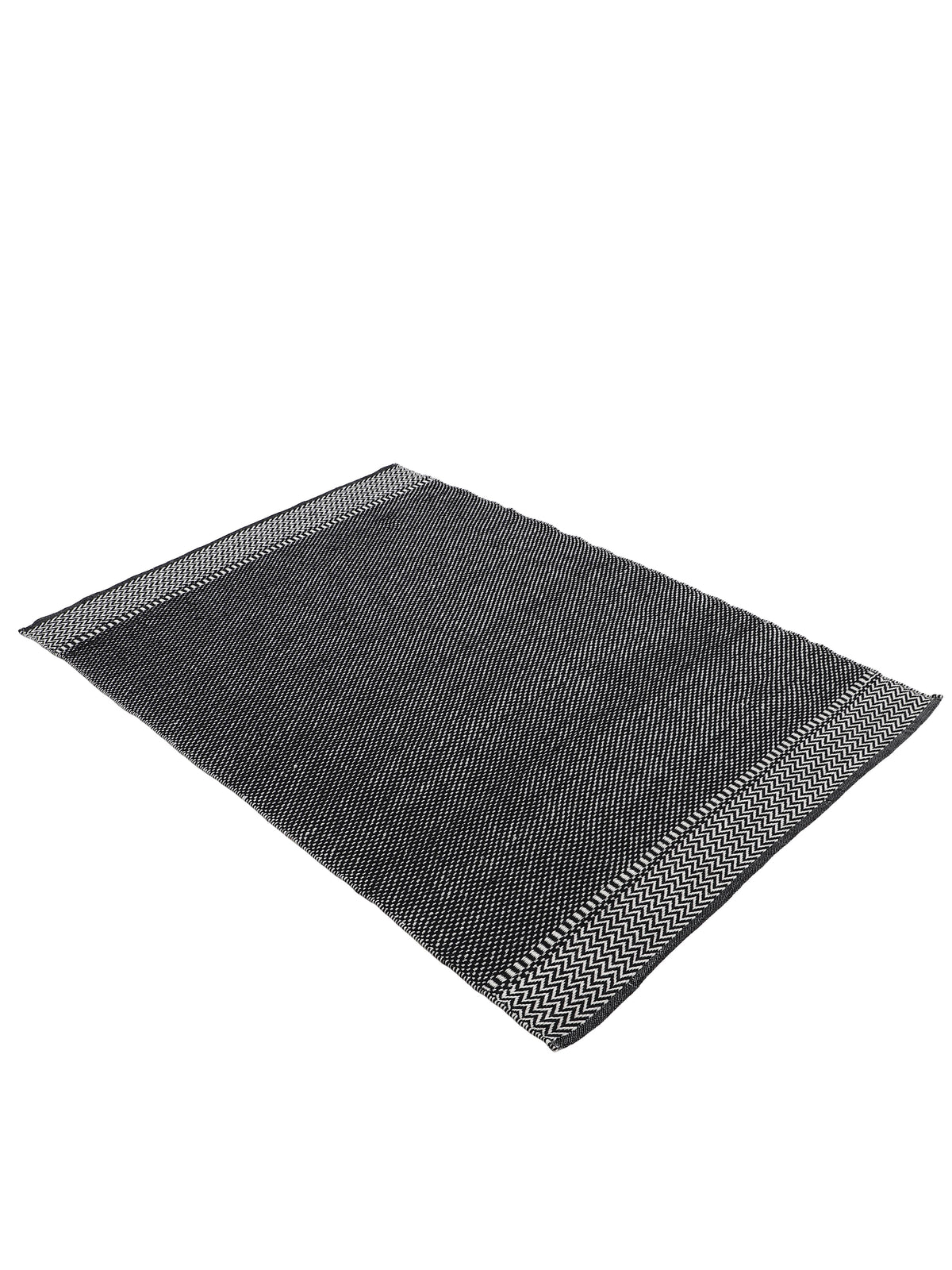In- & Outdoor Teppich aus recyceltem Material Schwarz